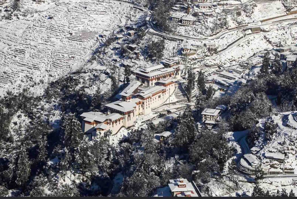 Trongsa Dzong in winter snow
