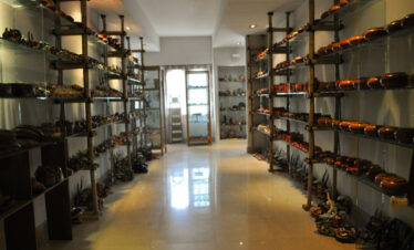 Visit Handicraft Emporium during 3-day Bhutan tour .