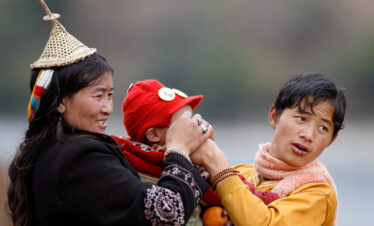 Gangjula trek family picture