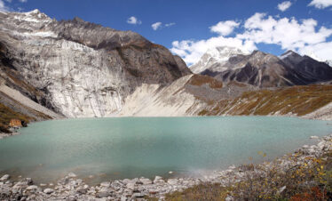 Tarithso Lake during Snowman Trek.