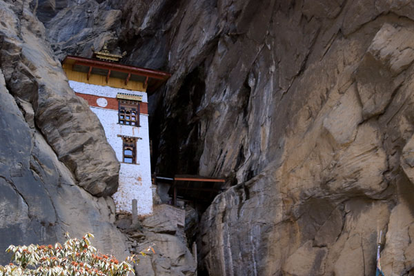 Temple in between the cliff