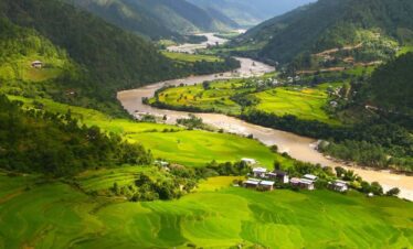 Samtengang Winter Trek. The beautifull winter trek in Bhutan. Starts from wangdi and ends in Wangdi