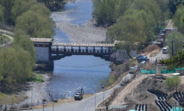 On a 7-day Bhutan tour you can also visit the bridge for fresh air and a leisurely walk