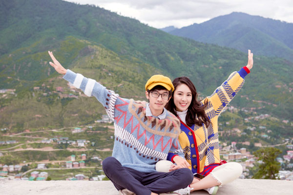 Couple at Buddha Point for Honeymoon Tour