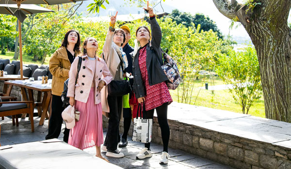 A group of Tourist Ladies