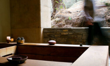 Traditional Hot Stone Bath