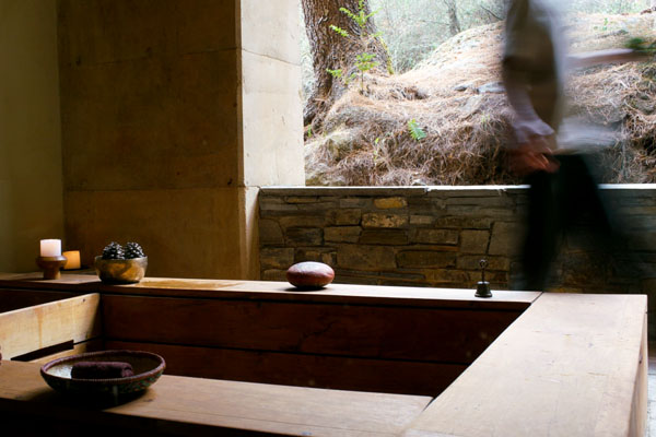 Traditional Hot Stone Bath