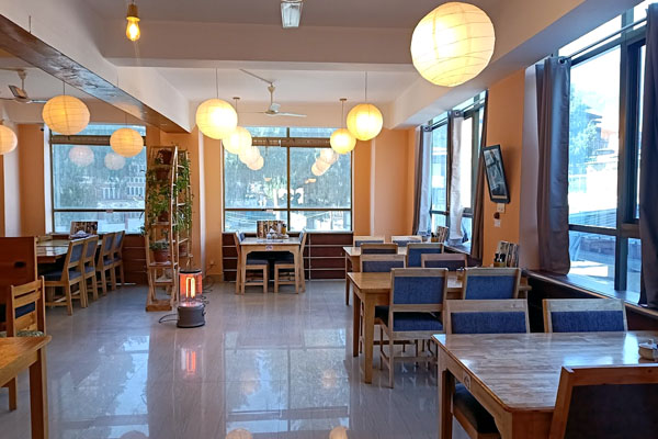 Well decorated dining room