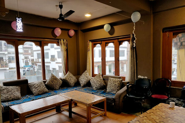 Lounge in the restaurant
