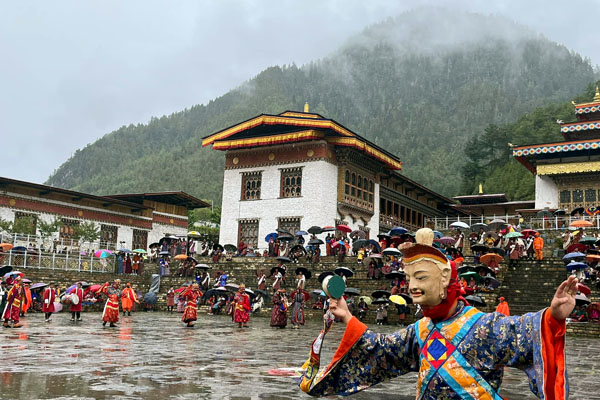 Tshechu at Lhakhang Karpo